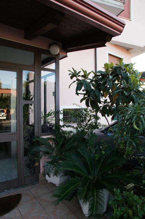 Piccolo Hotel Lamezia SantʼEufemia Lamezia Exterior foto