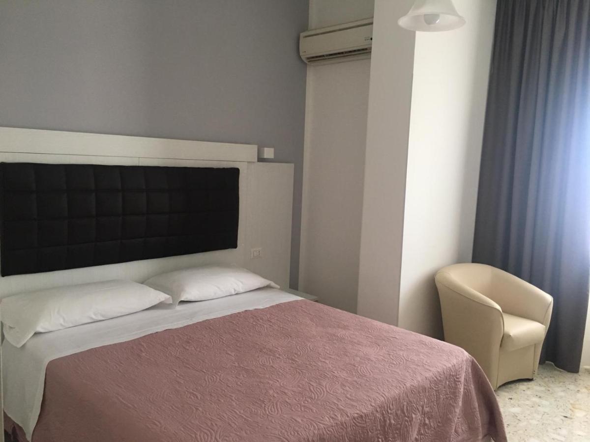 Piccolo Hotel Lamezia SantʼEufemia Lamezia Exterior foto