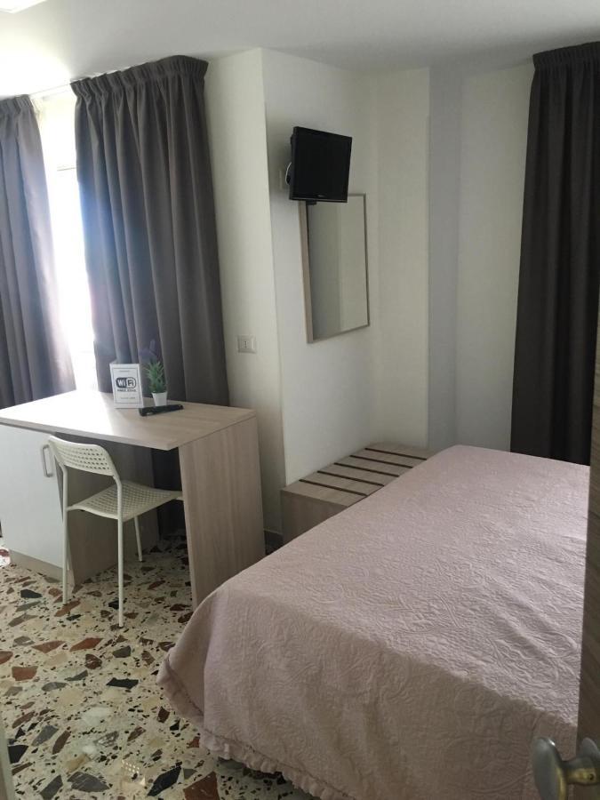 Piccolo Hotel Lamezia SantʼEufemia Lamezia Exterior foto
