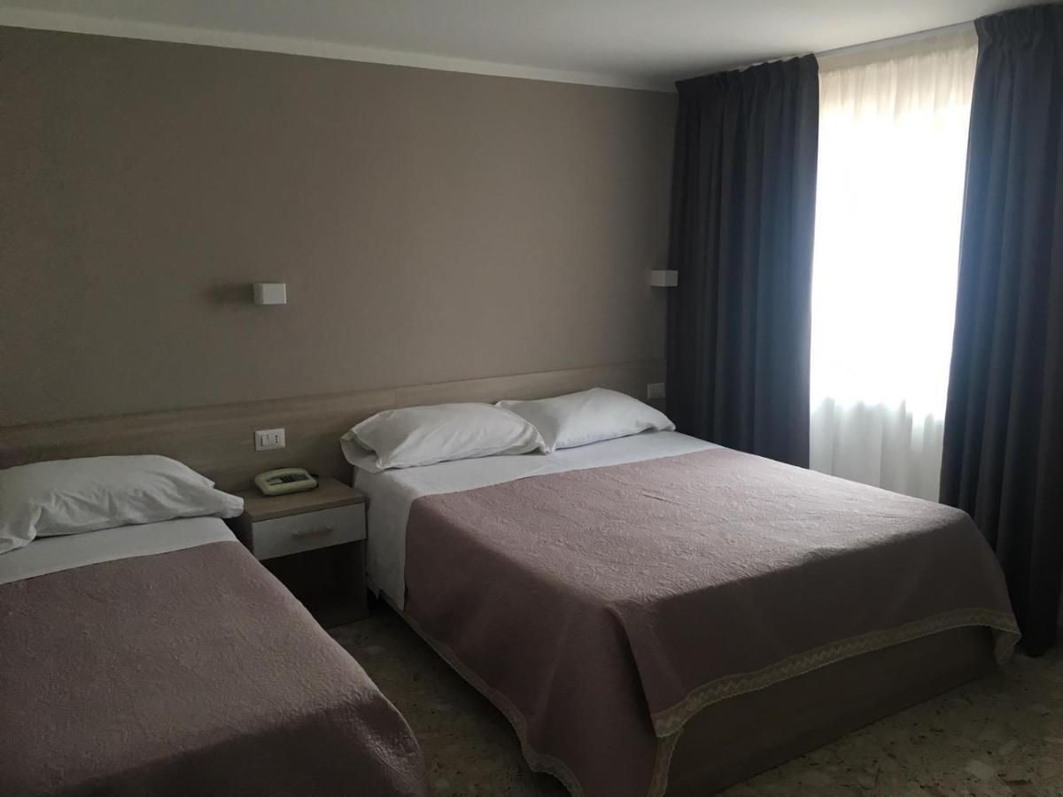 Piccolo Hotel Lamezia SantʼEufemia Lamezia Exterior foto